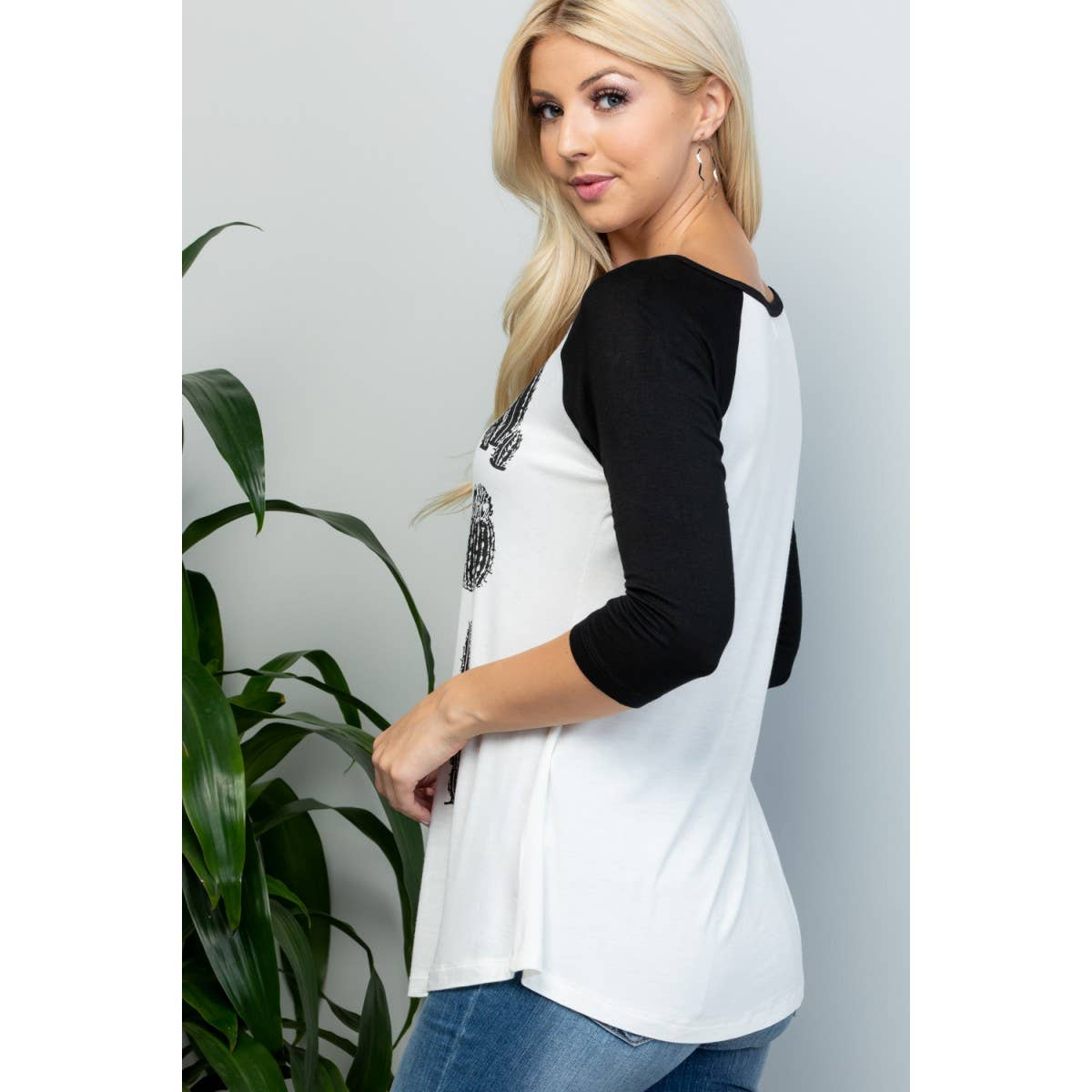 TOPS: Cactus Print Raglan Shirt