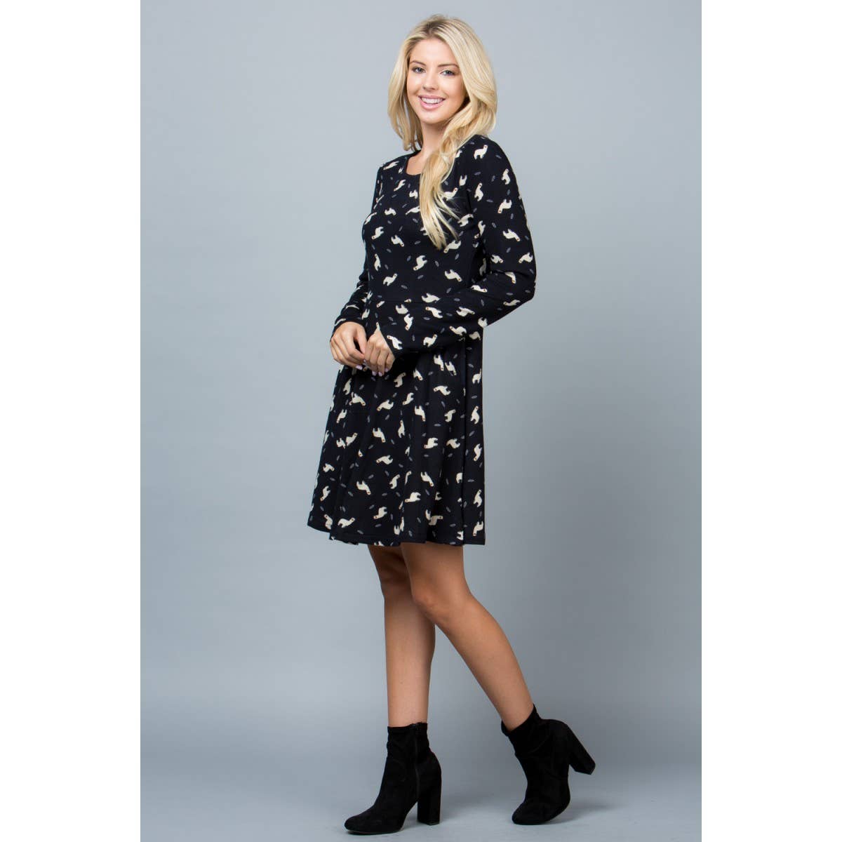 PLUS DRESS: LLAMA
