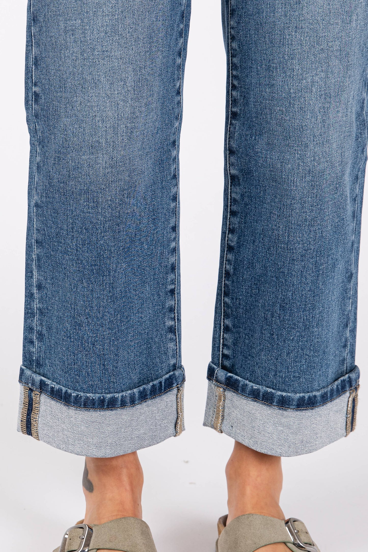 HIGH RISE STRETCH RELAXED STRAIGHT W/ CUFFED HEM