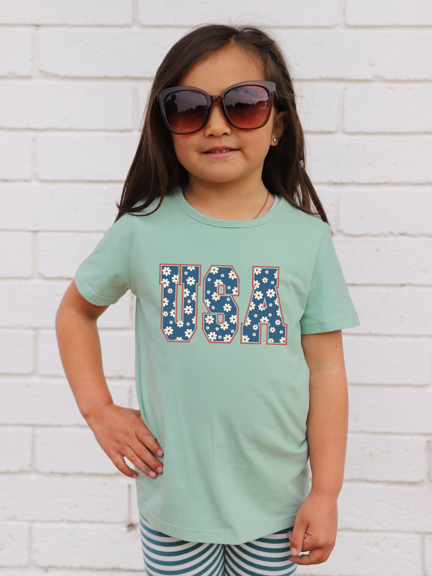 CHILDRENS: Daisy Print USA Kids Graphic Tee