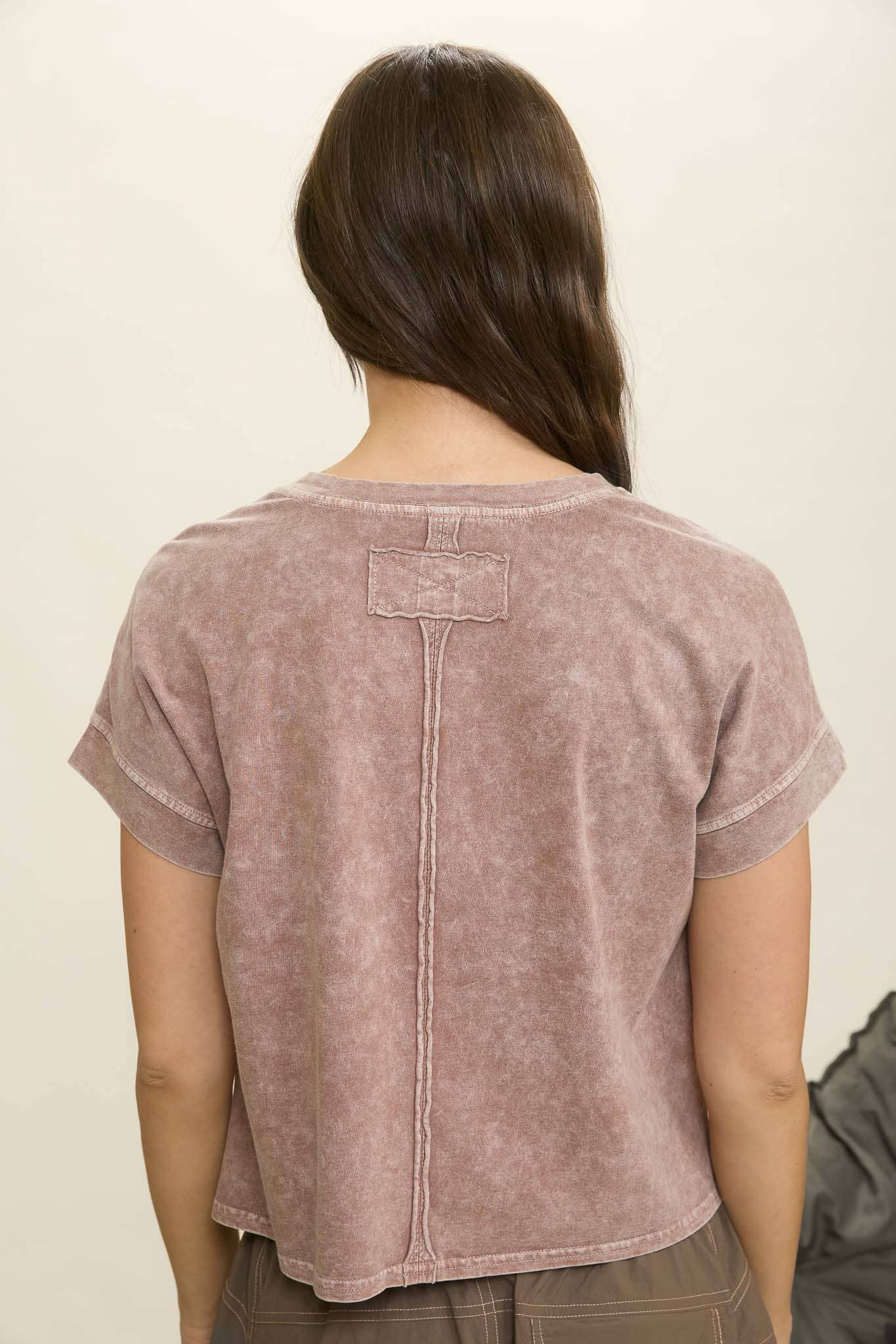TOPS: WASHED EXTENDED SHOULDER SHORT SLEEVE KNIT TOP