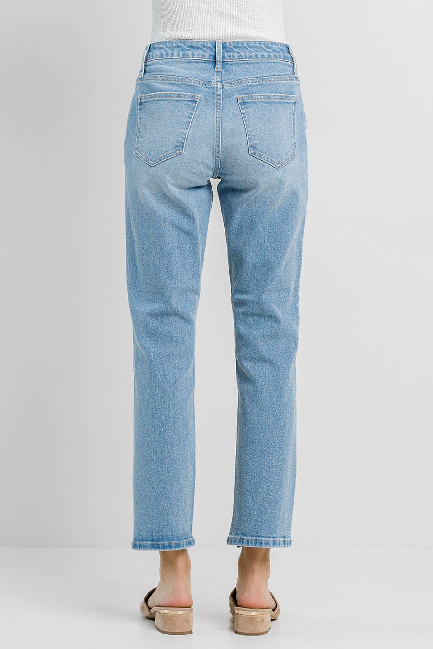 JEANS: Straight with Grinded Hem