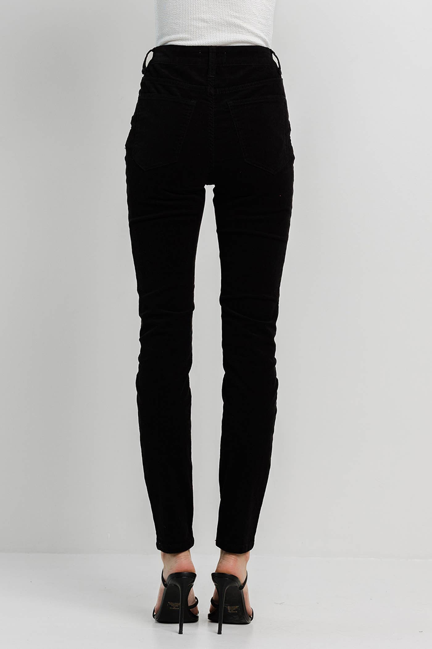 MUST HAVE BOTTONS: Black Corduroy Skinny