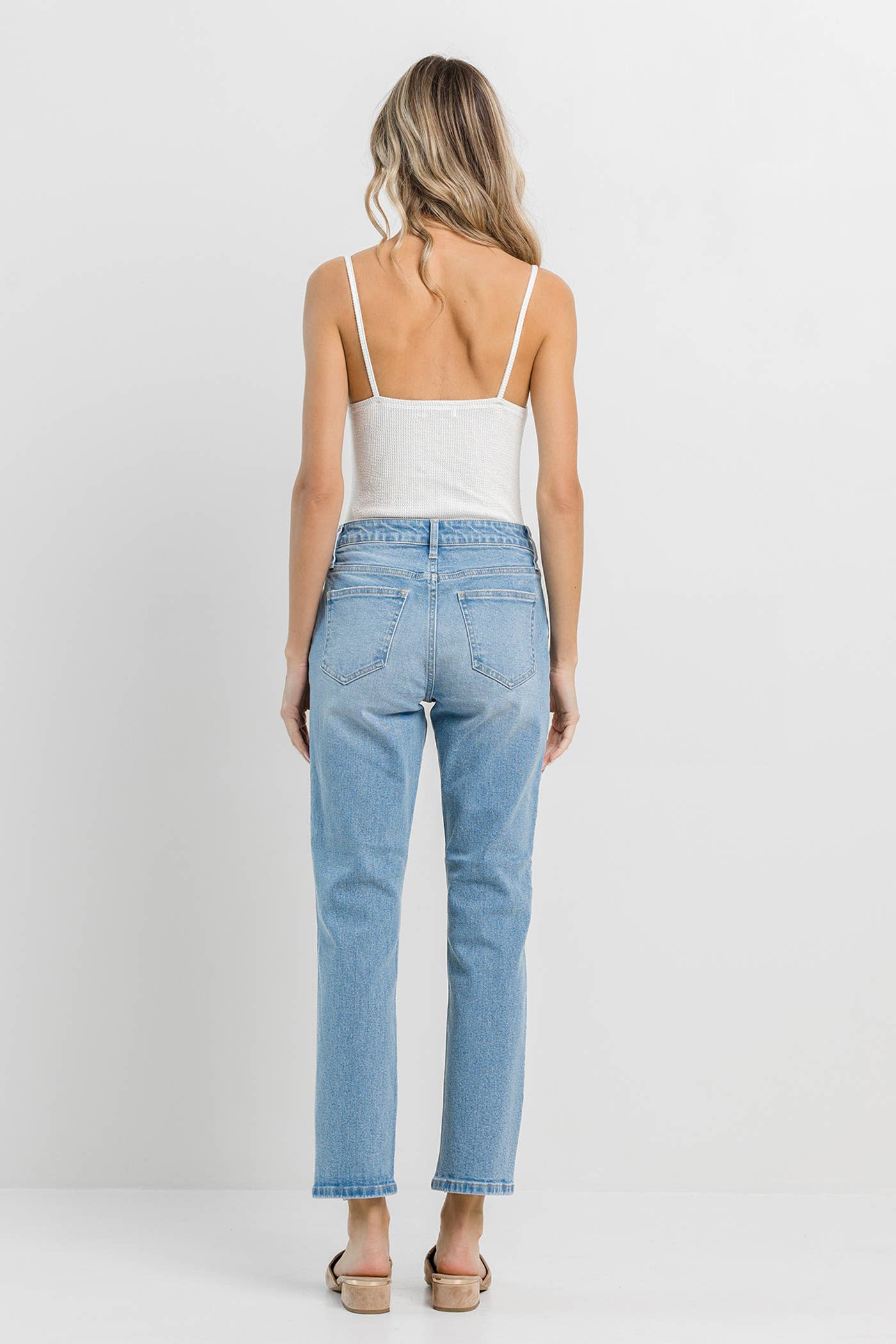 JEANS: Straight with Grinded Hem
