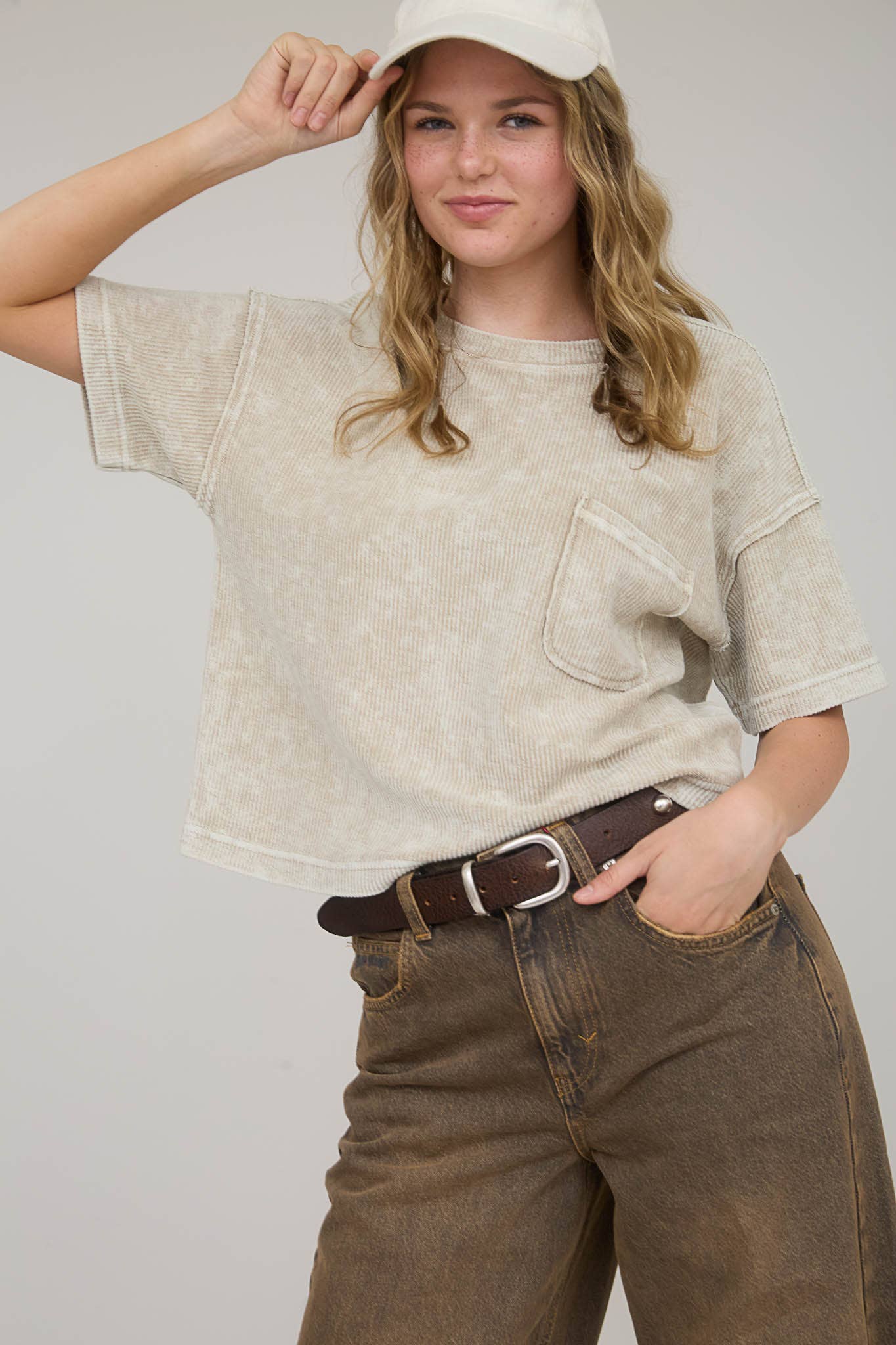 TOPS: WASHED RIBBED SHORT SLEEVE TEE WITH POCKET