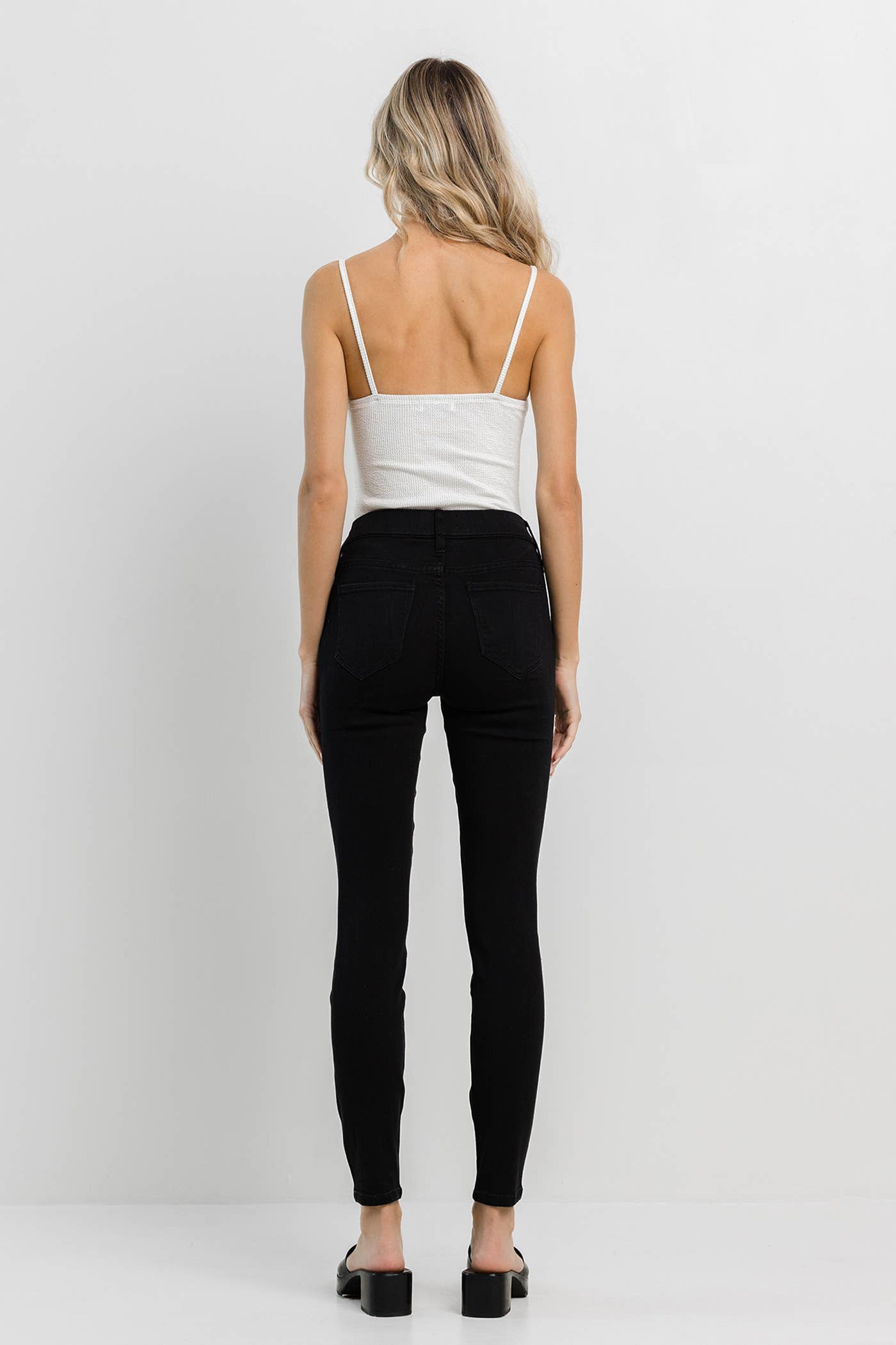 JEANS: Mid Rise Pull On Skinny