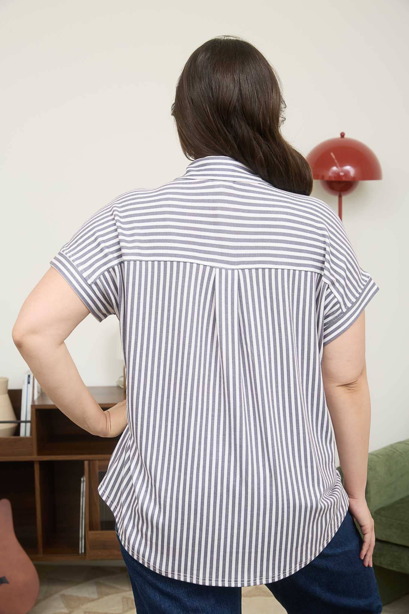 PLUS TOPS: STRIPE COLLARED SHORT SLEEVE BUTTON DOWN TOP