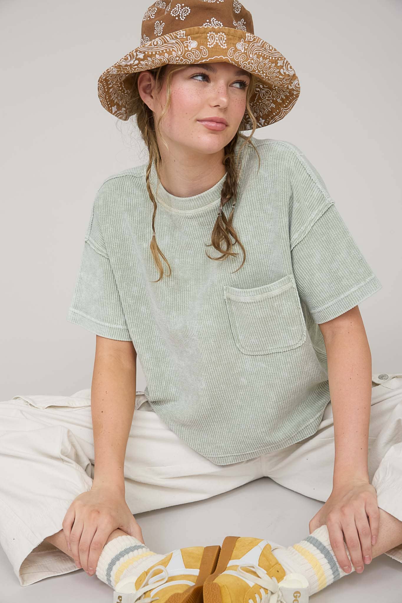 TOPS: WASHED RIBBED SHORT SLEEVE TEE WITH POCKET