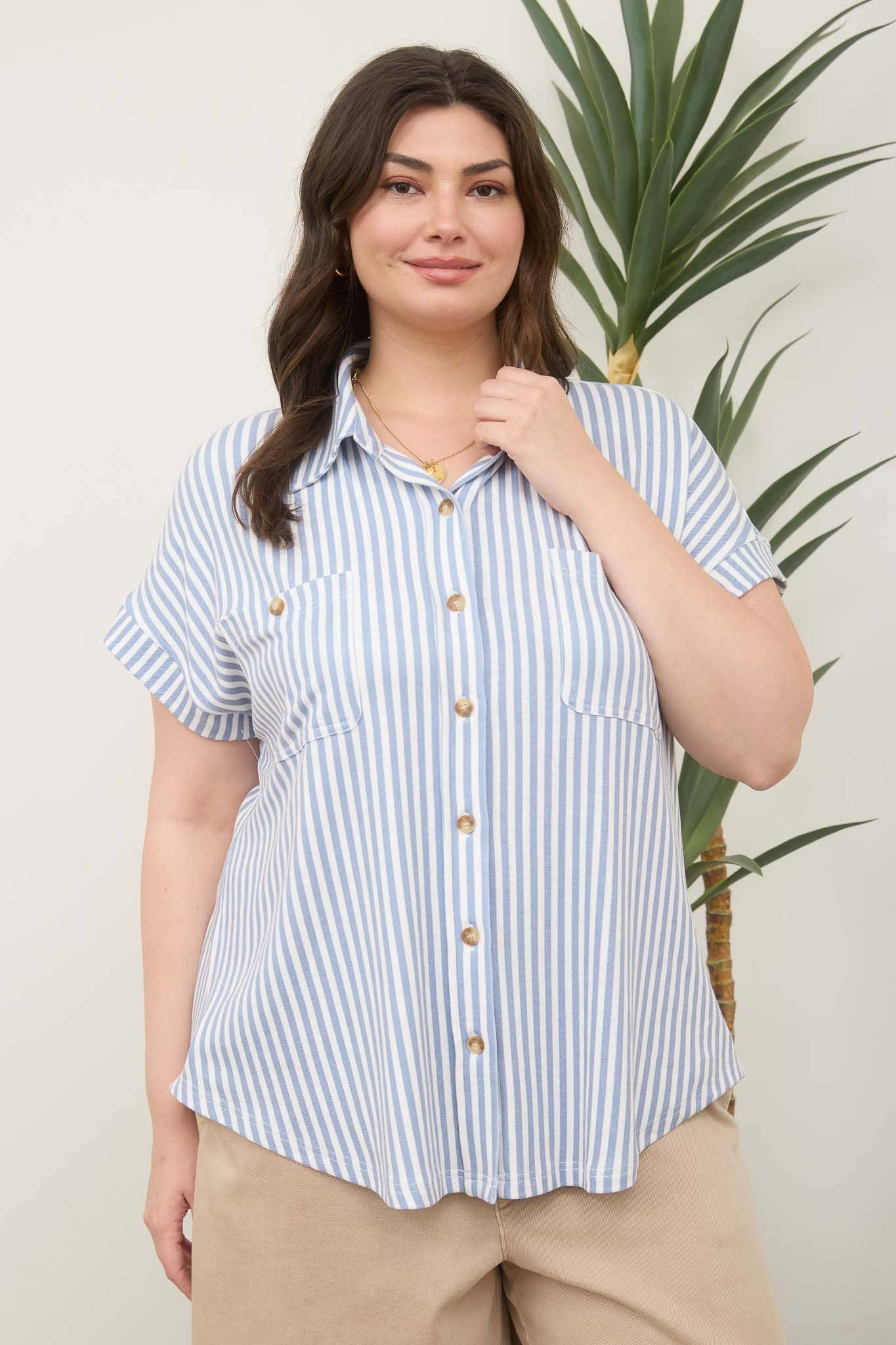 PLUS TOPS: STRIPE COLLARED SHORT SLEEVE BUTTON DOWN TOP