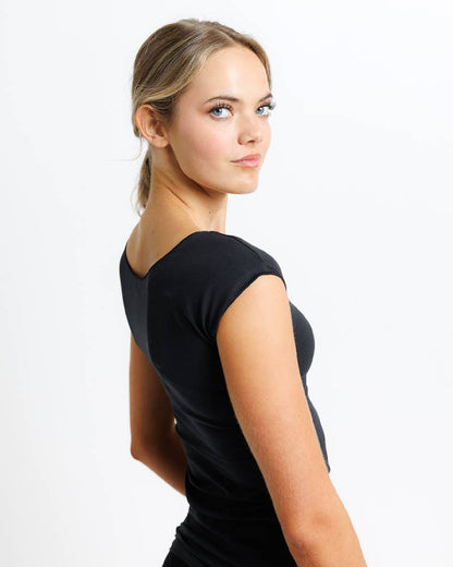 Wonder Tee - Basic Layering Short Sleeve Tee