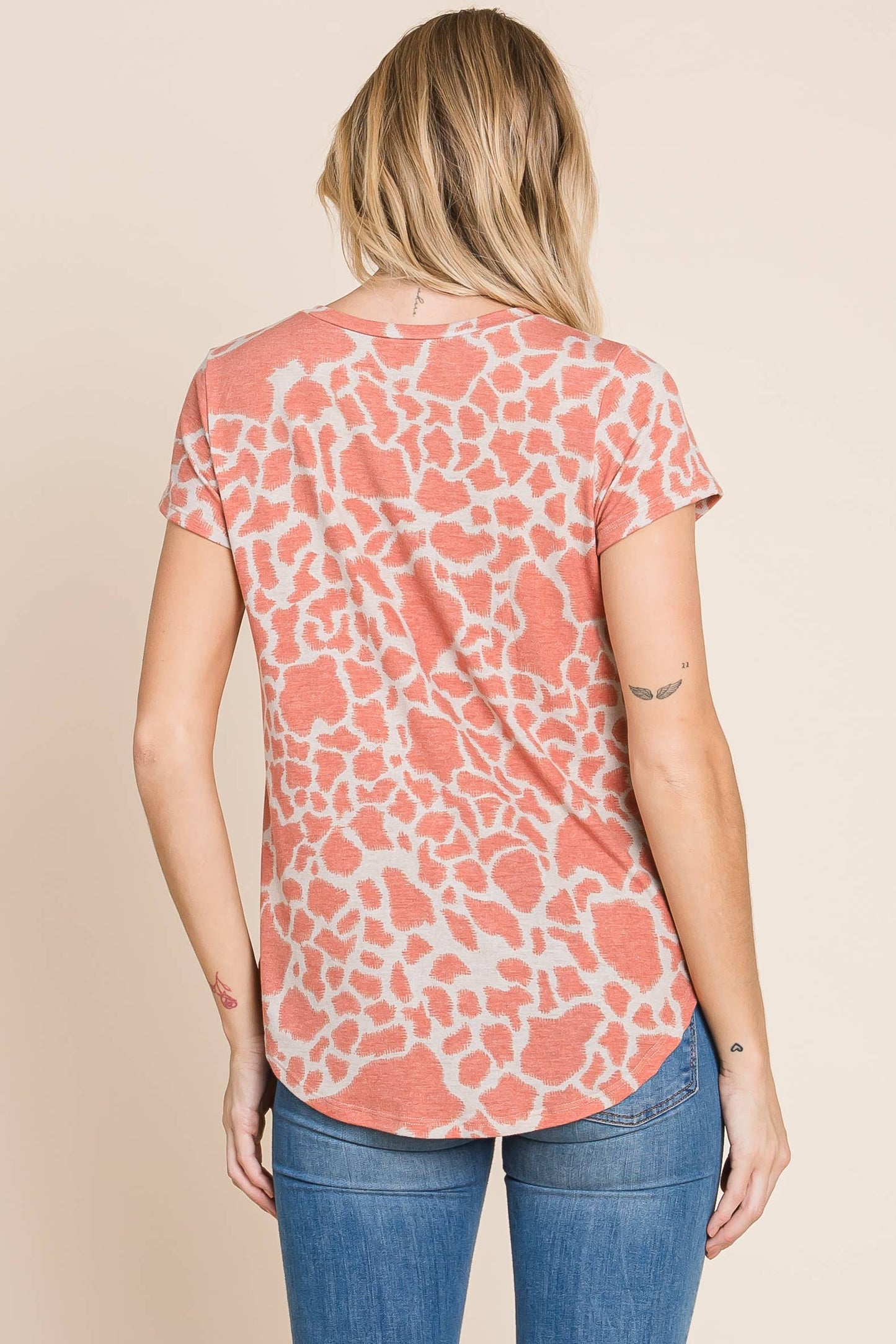 TOPS: ESSENTIALS WOMEN'S TEE